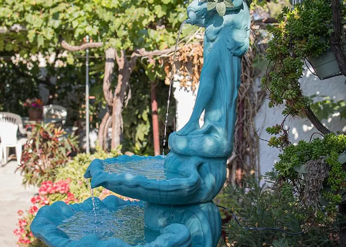 Gatzea Eden Garden Apartment