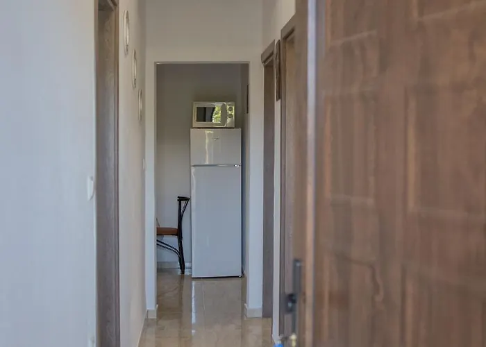 Gatzea Eden Garden Apartment